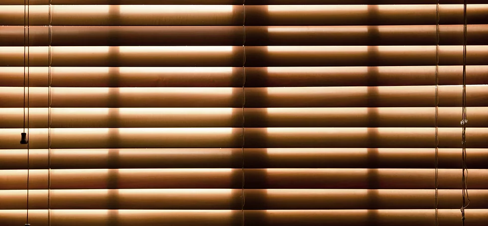 A diferença está nos detalhes: como a persiana horizontal de madeira muda o ambiente com modernidade e elegância